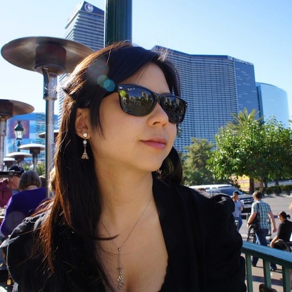 Meet your Posher, Irene - Picture 1 of 1